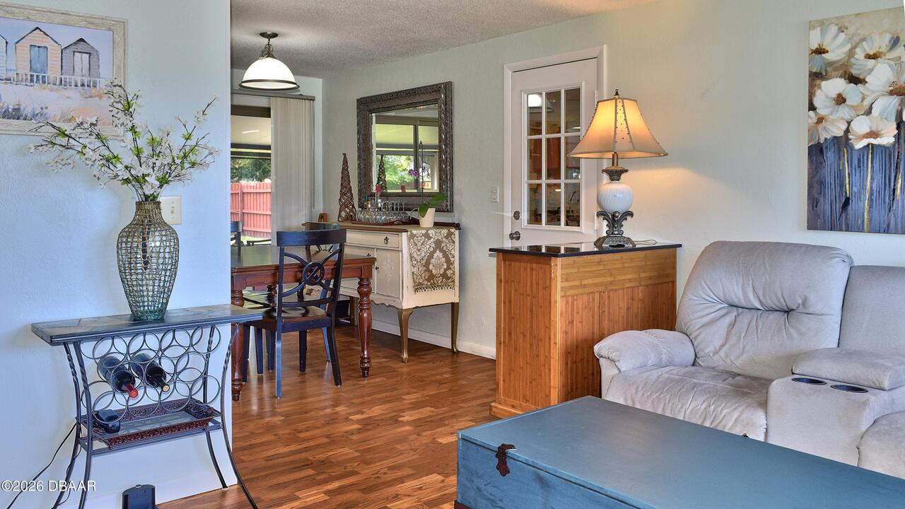 Listing Photo 12