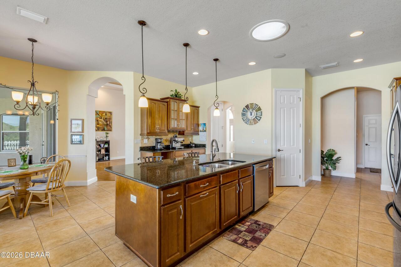 Listing Photo 11