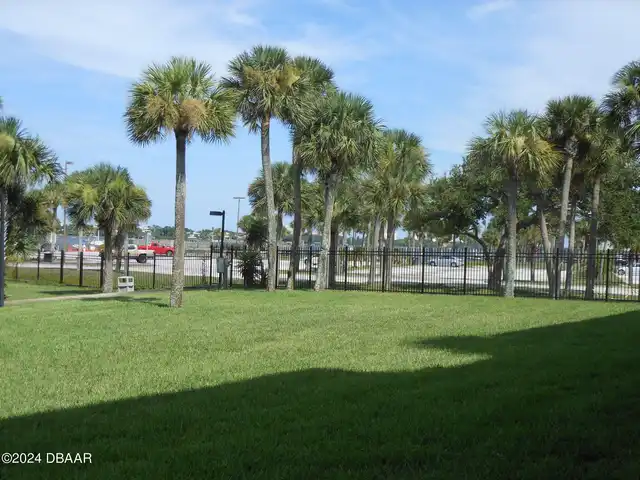 Listing Photo 9