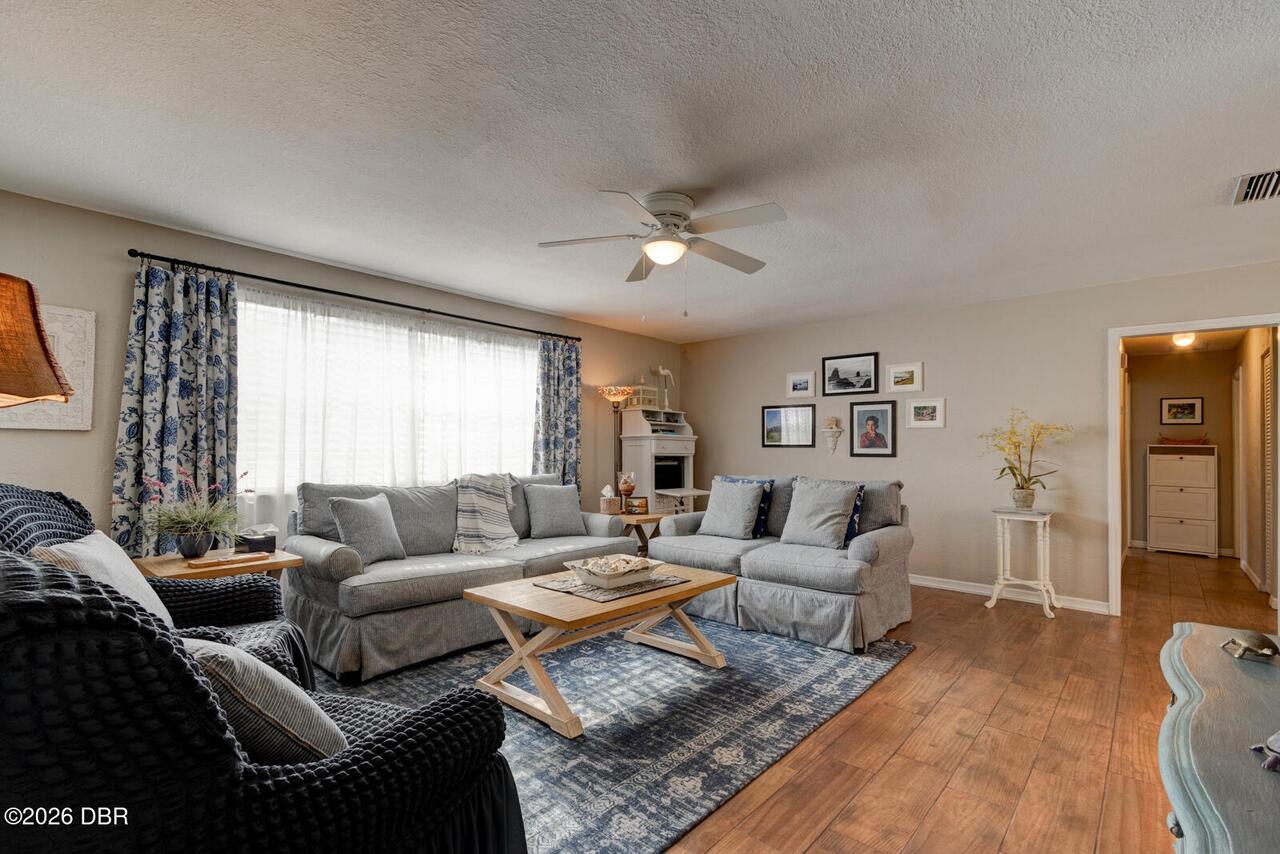 Listing Photo 8