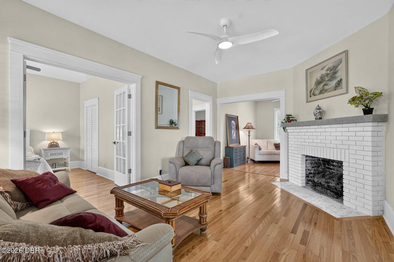 Listing Photo 9