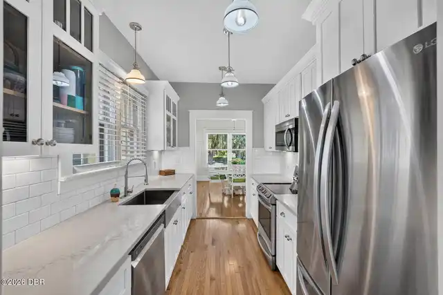 Listing Photo 11