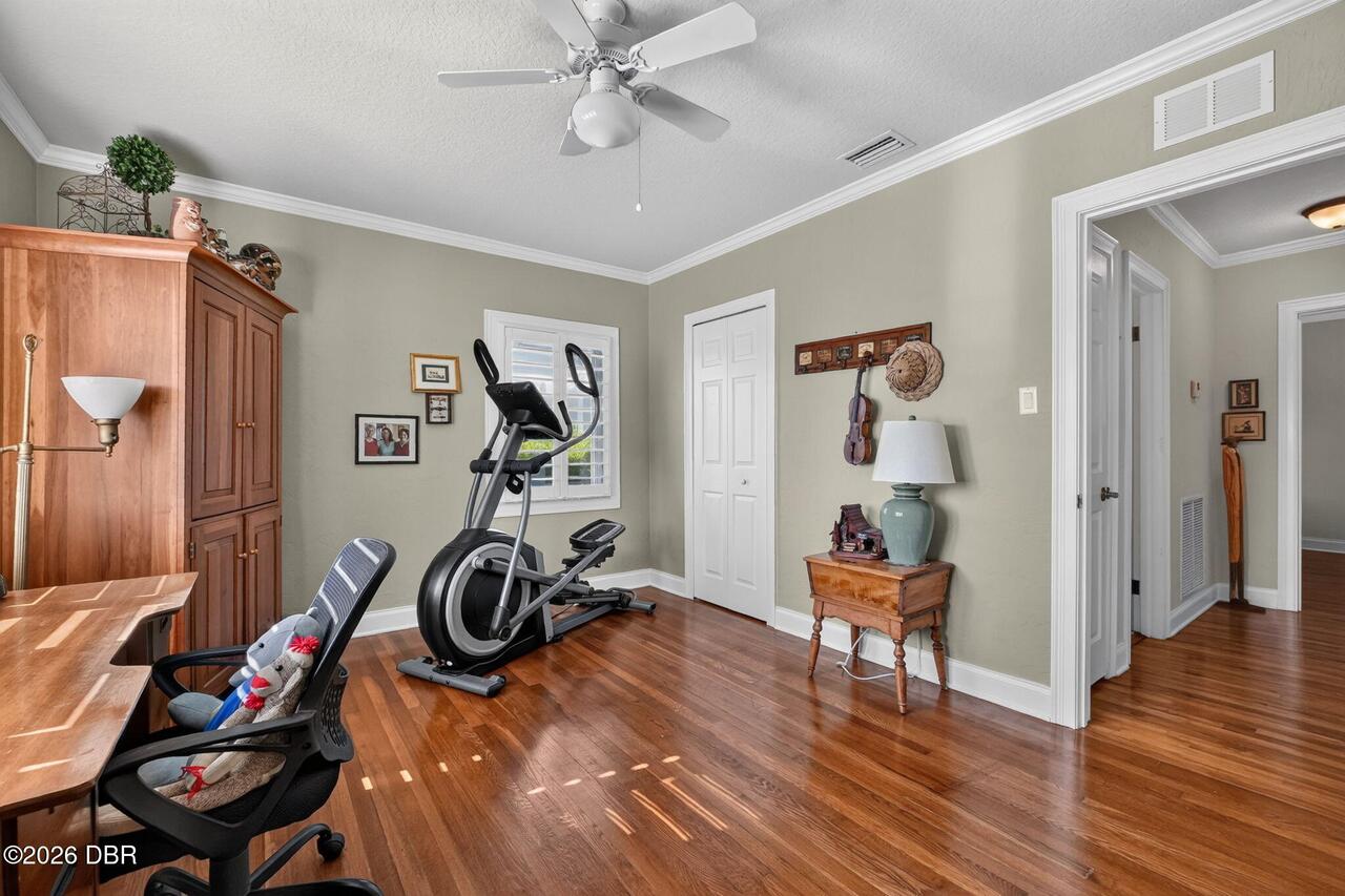 Listing Photo 16
