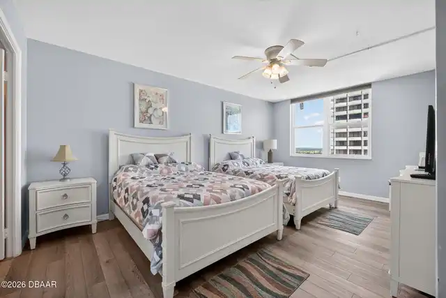 Listing Photo 12