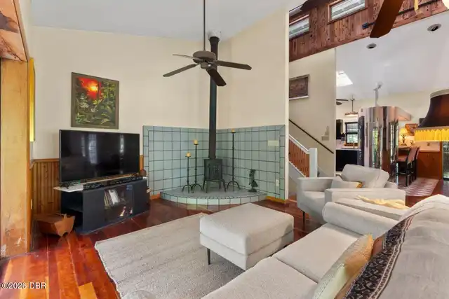 Listing Photo 8