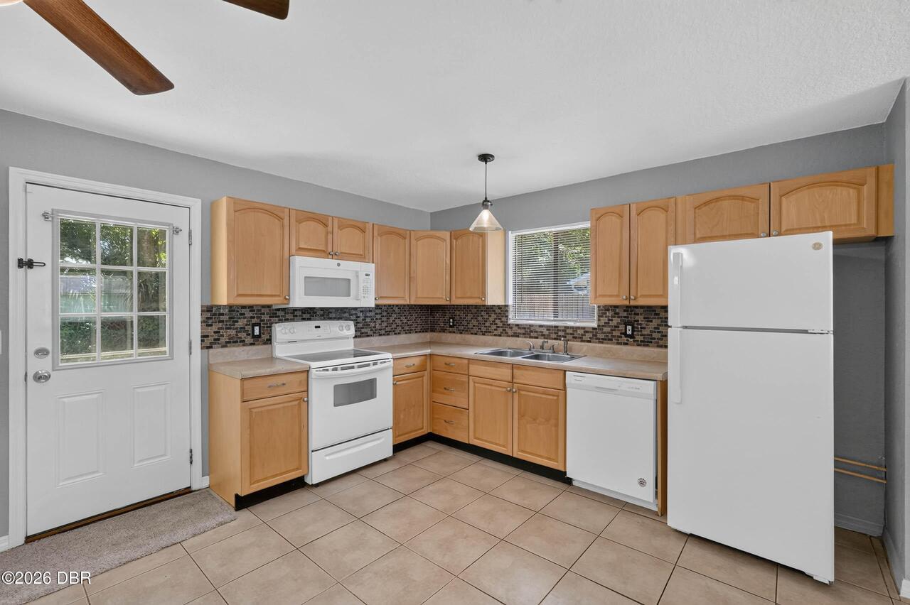 Listing Photo 12