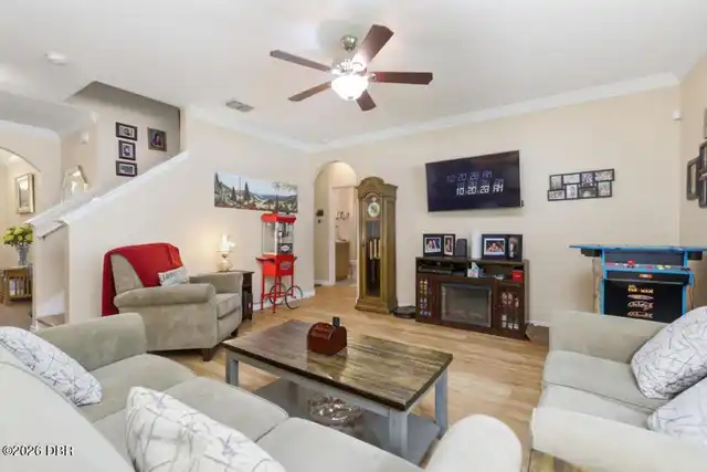 Listing Photo 11