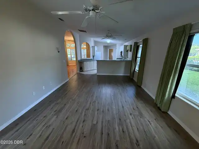 Listing Photo 9