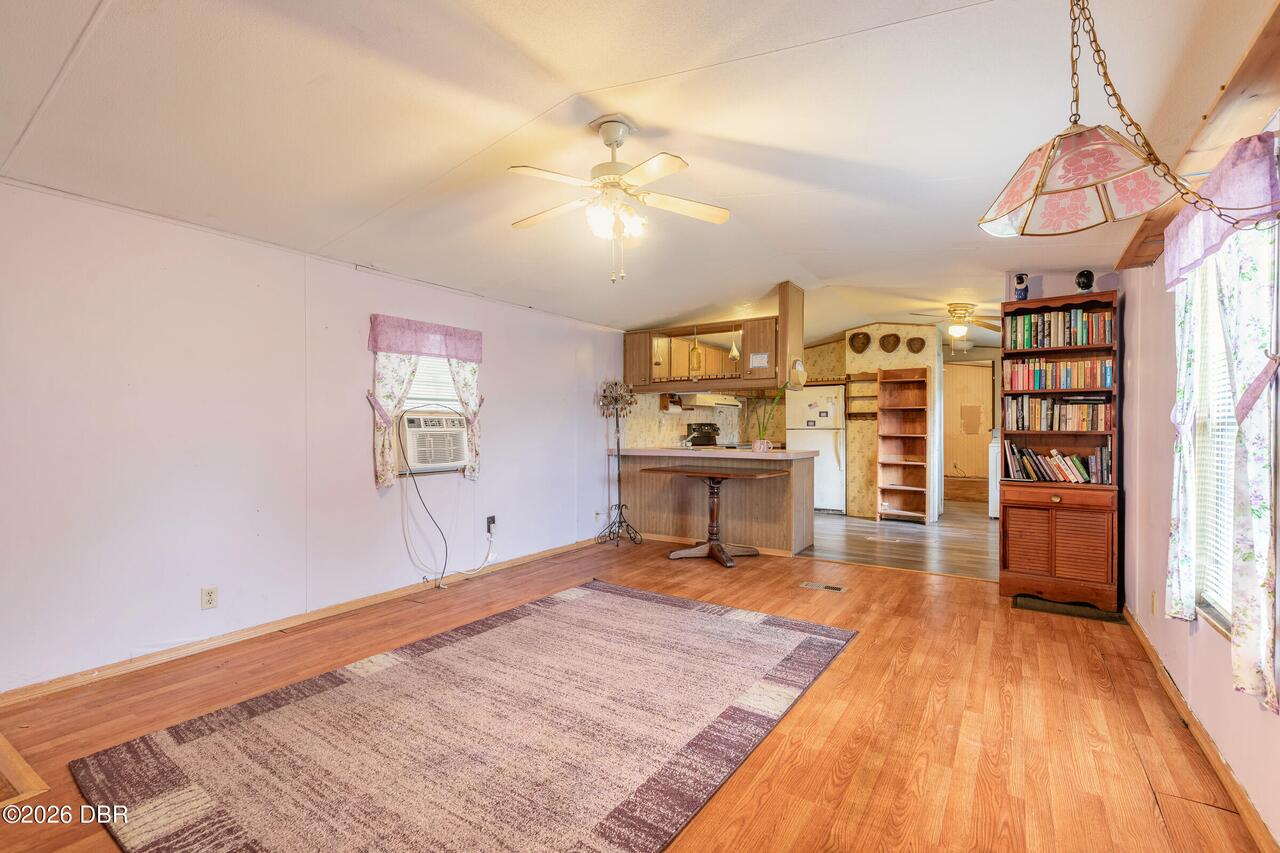 Listing Photo 6