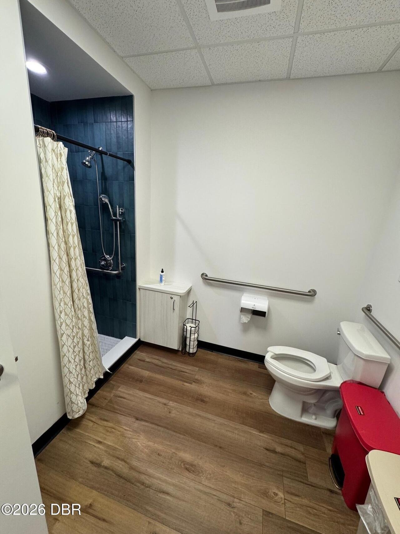 Listing Photo 10