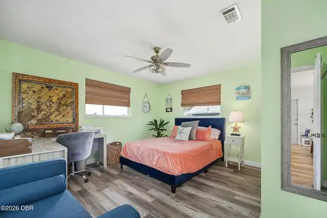 Listing Photo 10