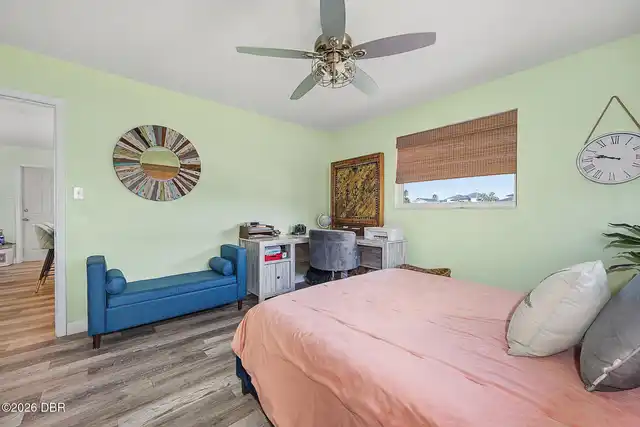 Listing Photo 17