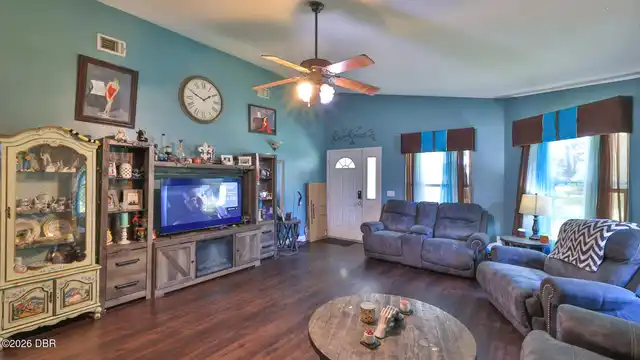 Listing Photo 6