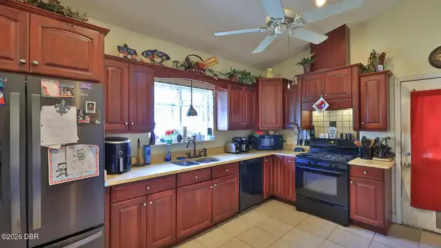 Listing Photo 7