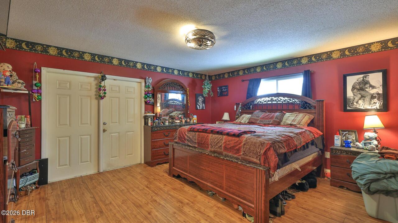 Listing Photo 11