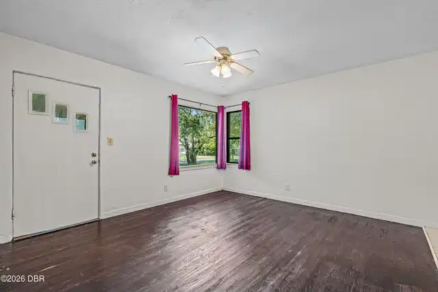 Listing Photo 6