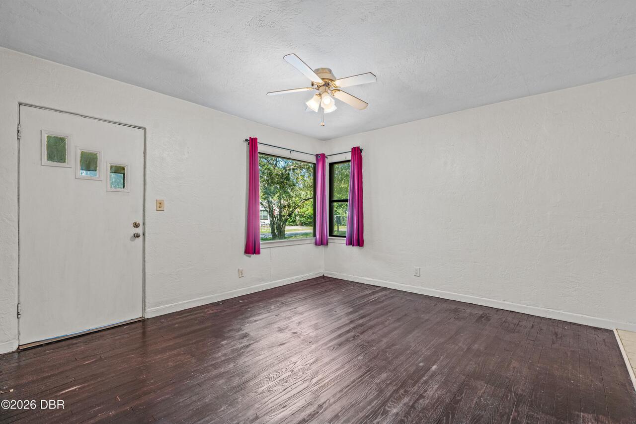 Listing Photo 6