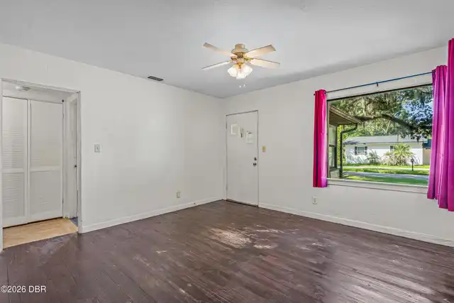 Listing Photo 7