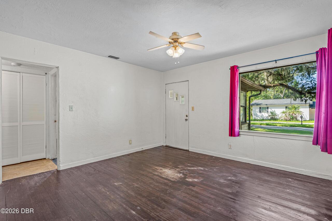 Listing Photo 7