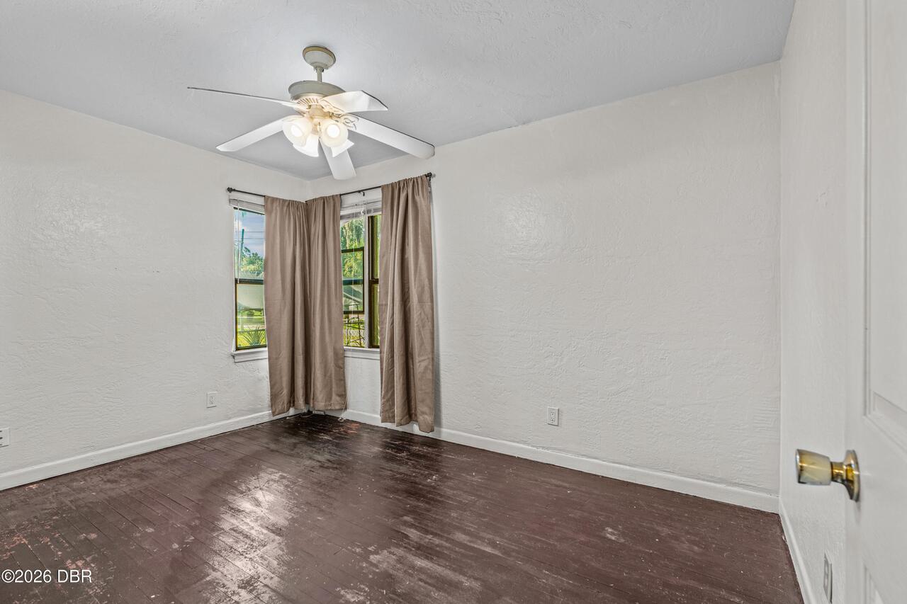 Listing Photo 10