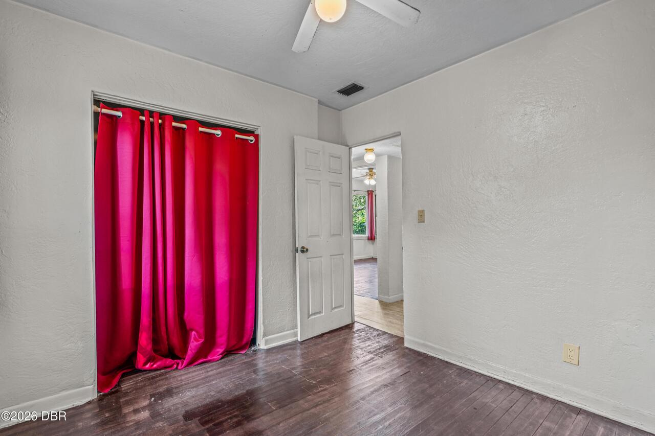 Listing Photo 12