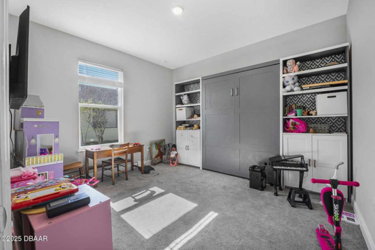 Listing Photo 12