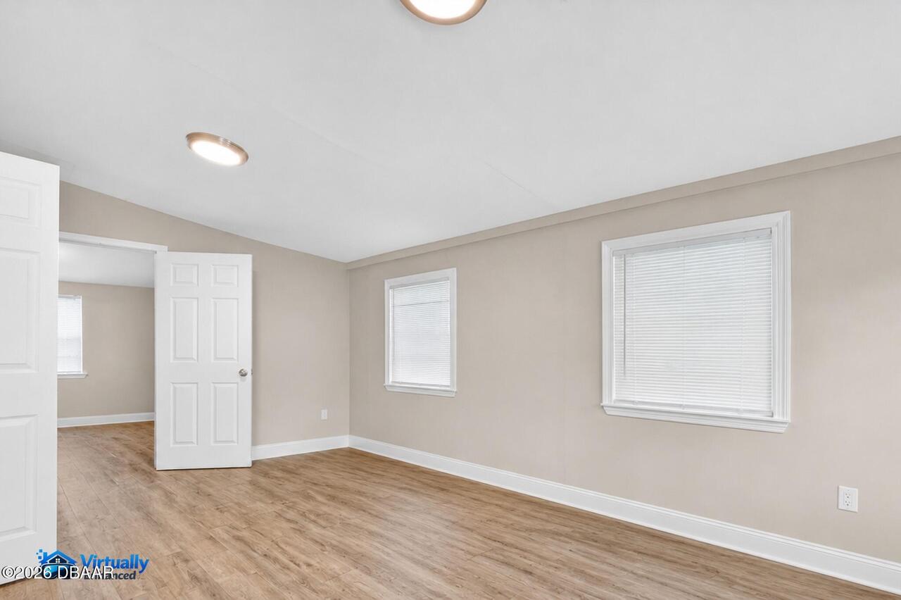 Listing Photo 9