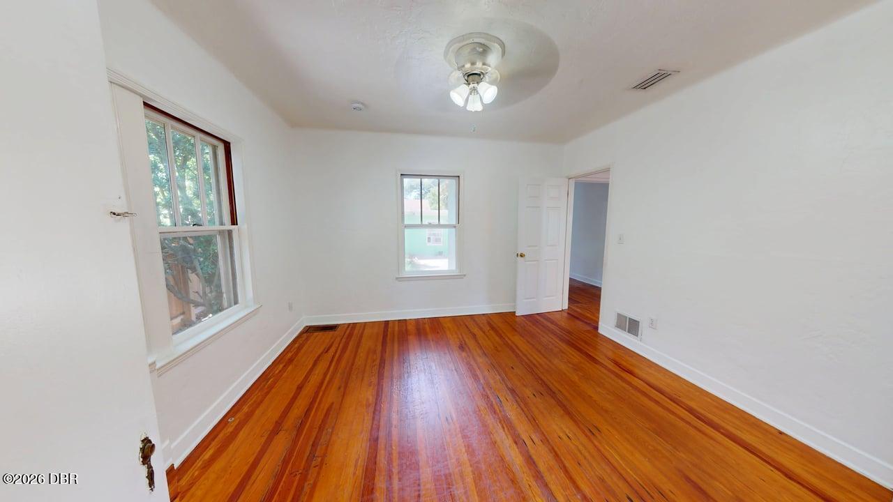 Listing Photo 8