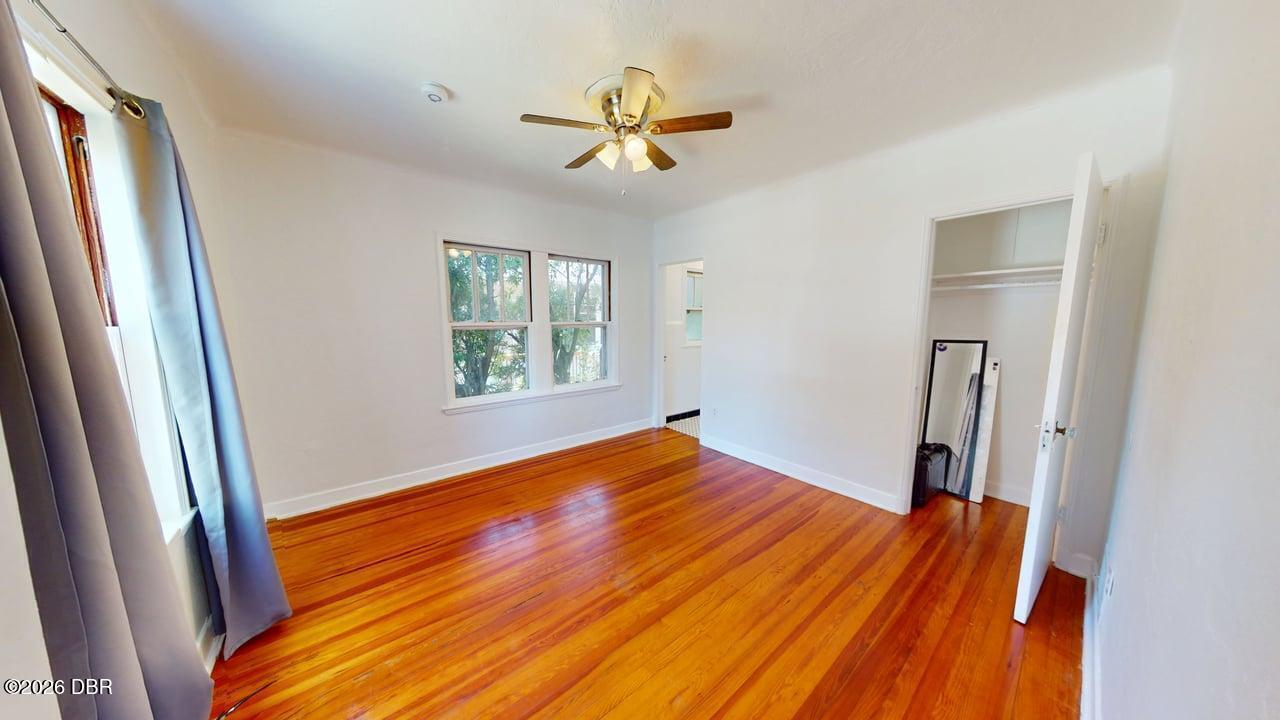 Listing Photo 11
