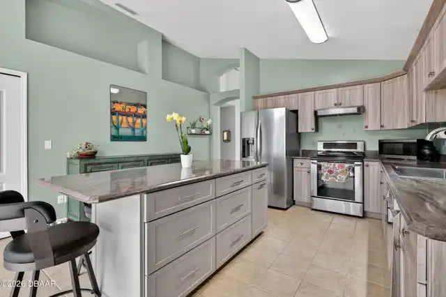 Listing Photo 18