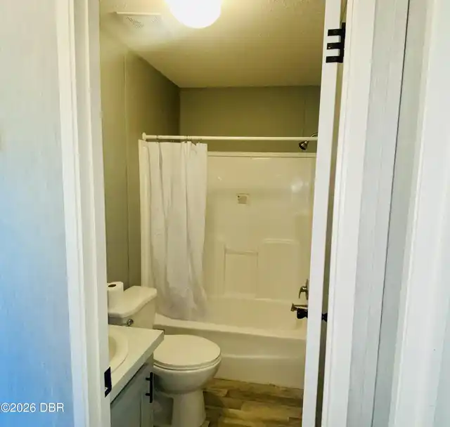 Listing Photo 12