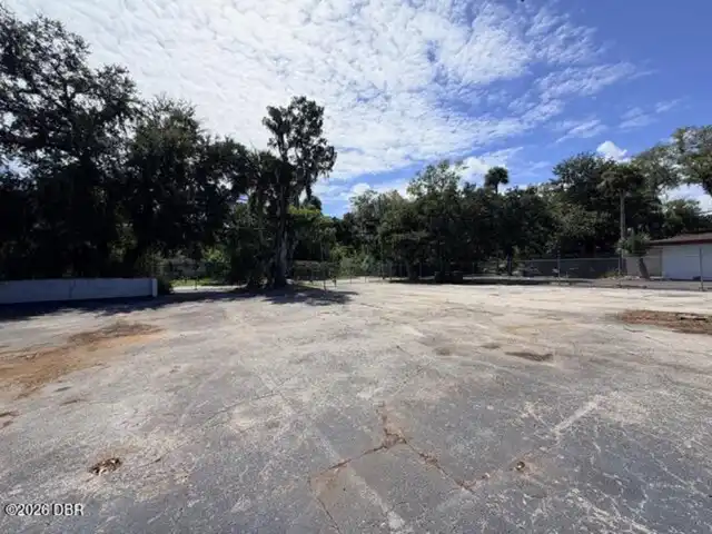 Listing Photo 11