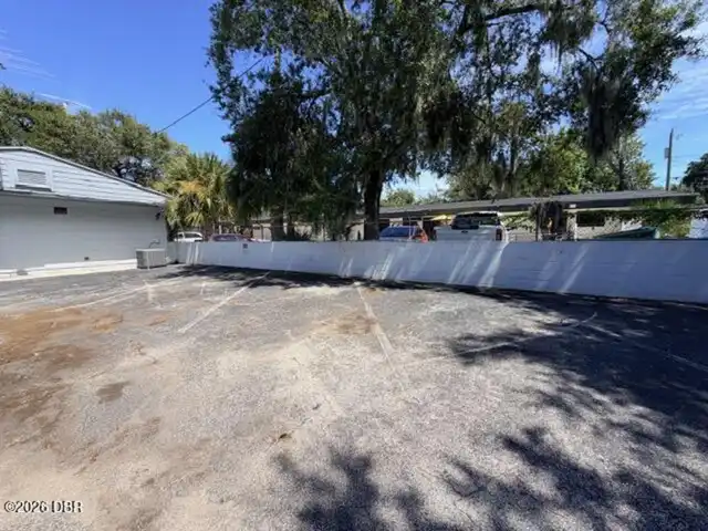 Listing Photo 14