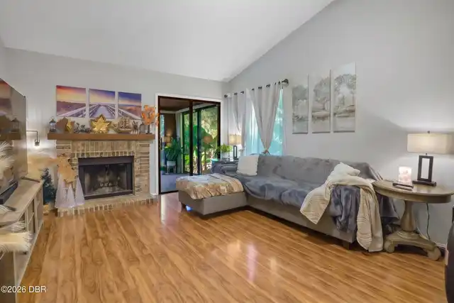 Listing Photo 11
