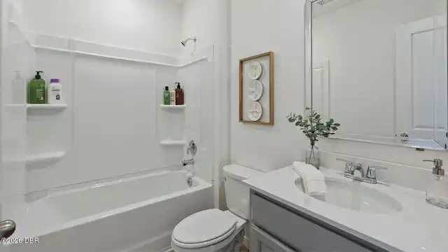 Listing Photo 9