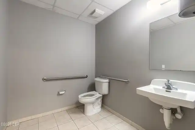 Listing Photo 11
