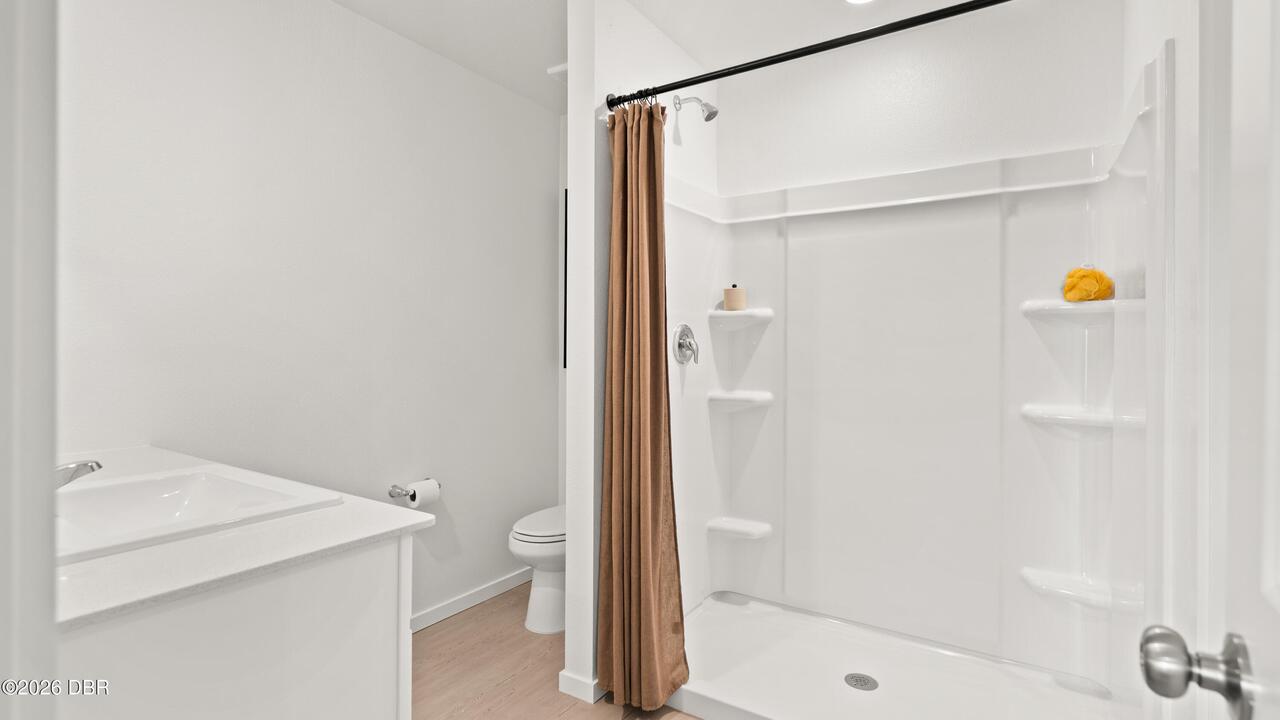 Listing Photo 12