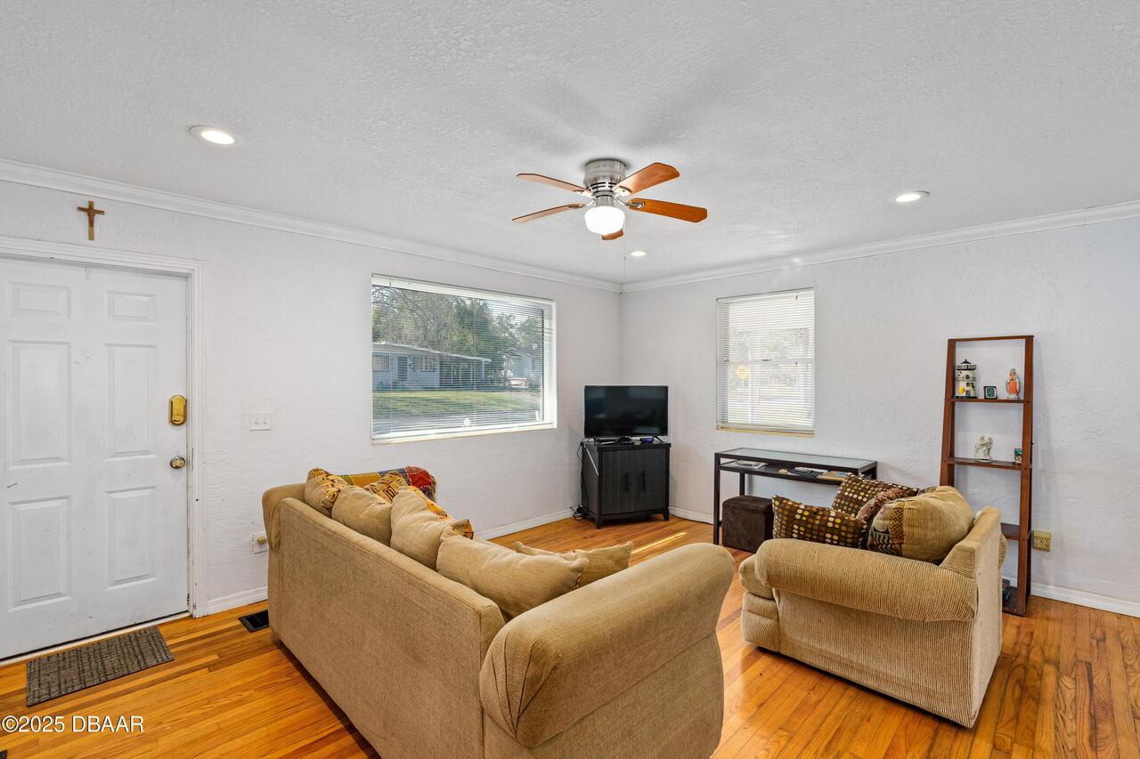Listing Photo 6