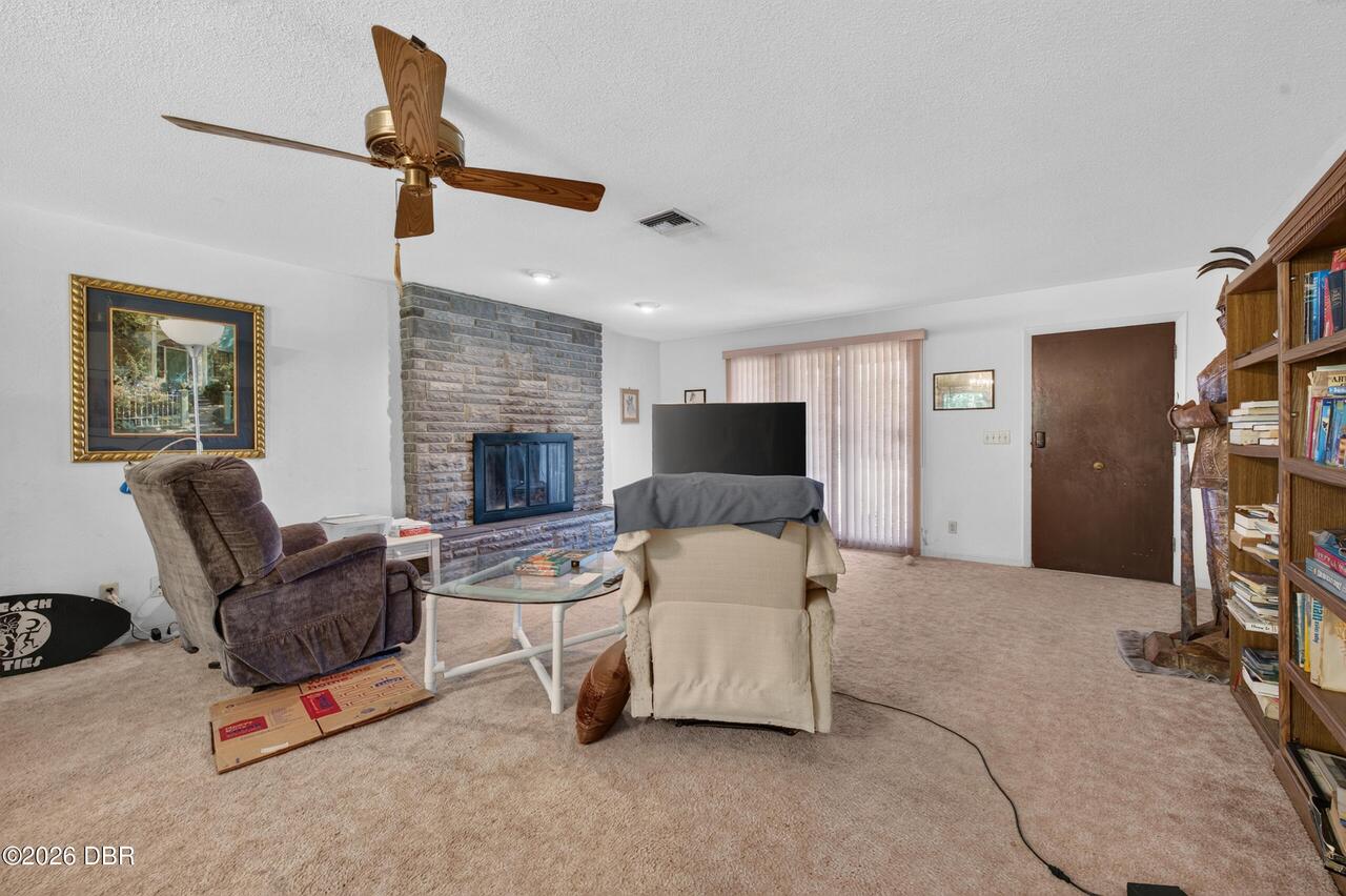 Listing Photo 12