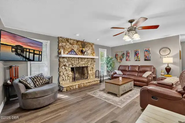 Listing Photo 8