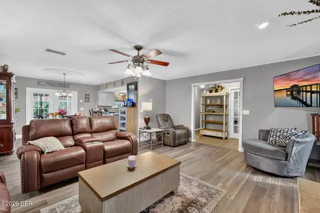 Listing Photo 10