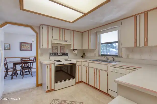 Listing Photo 16
