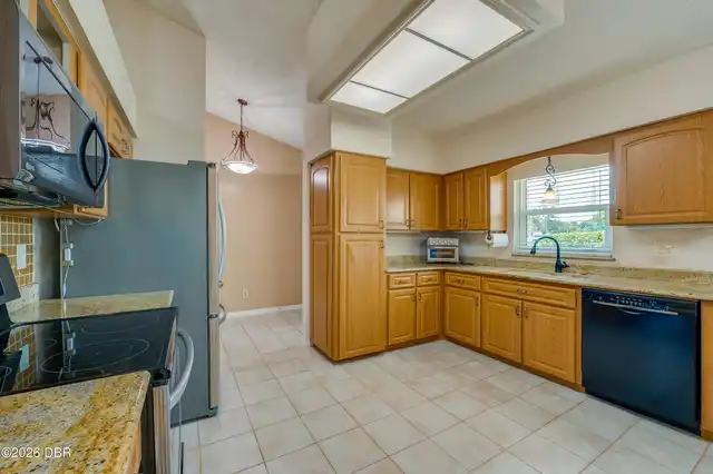 Listing Photo 10