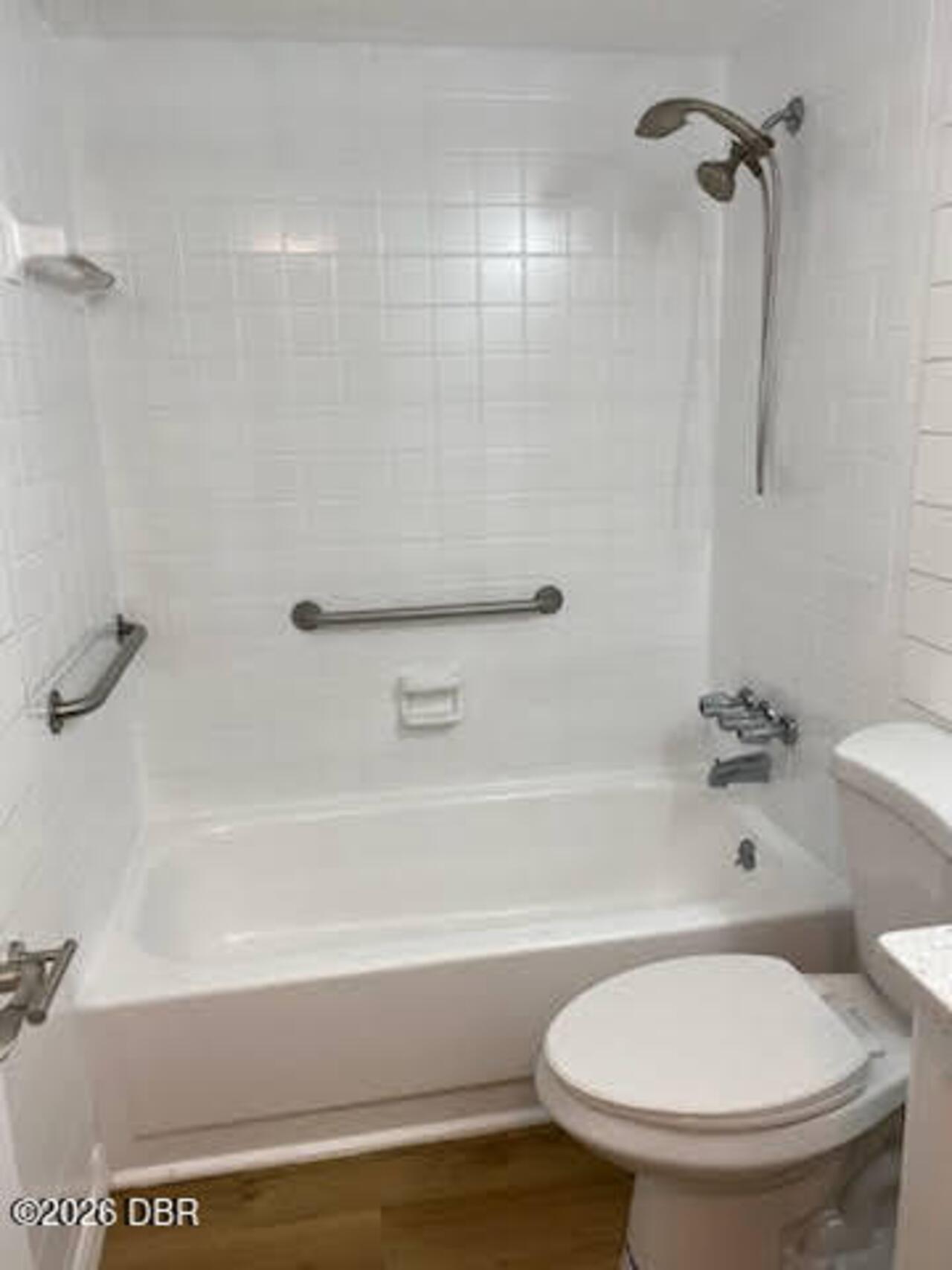 Listing Photo 6