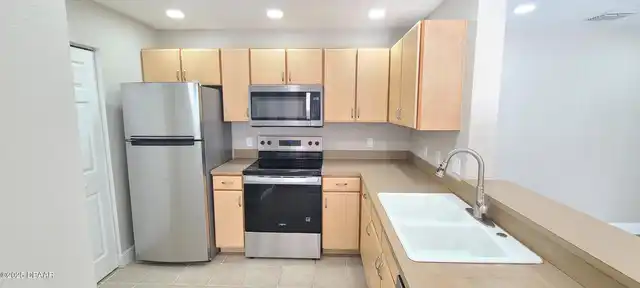 Listing Photo 11
