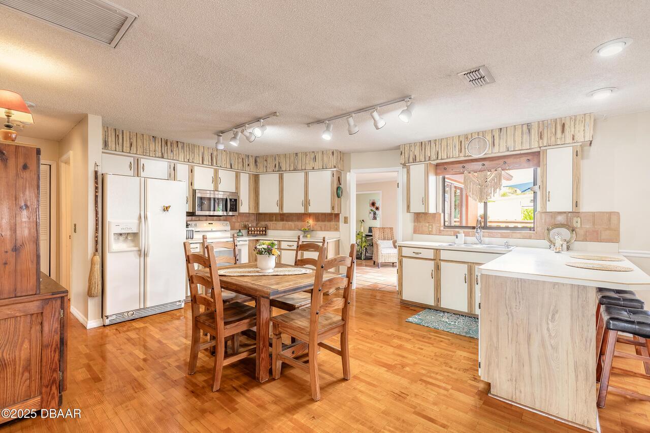 Listing Photo 15