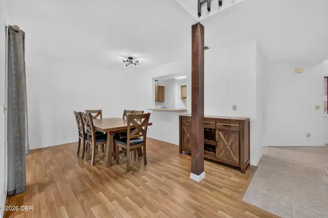 Listing Photo 12