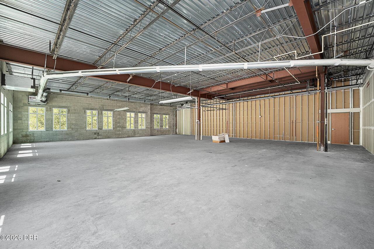 Listing Photo 11