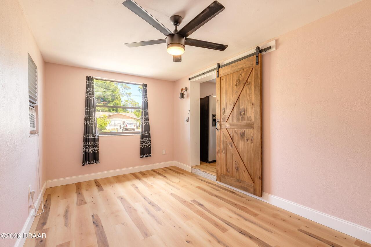 Listing Photo 9