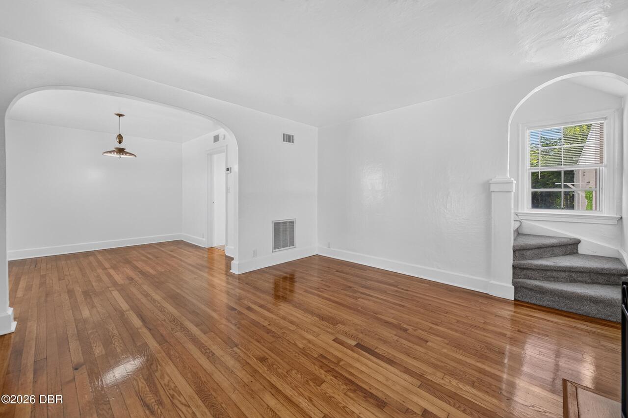 Listing Photo 9